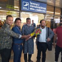 বিশিষ্ট কলামিস্ট,লেখক সায়েক এম রহমান তালুকদার বাংলাদেশে আগমনে ফুলের শুভেচ্ছা