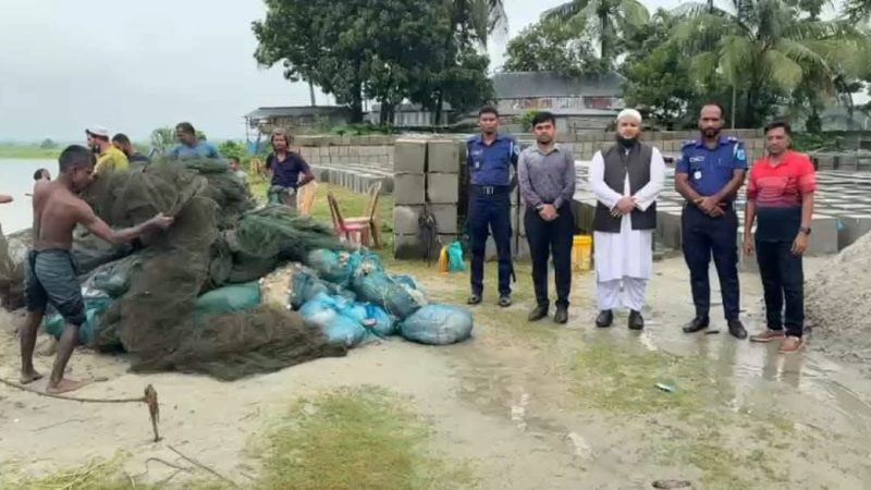 আলফাডাঙ্গায় গোপালপুর বাওড়ে অবৈধ জাল বিরোধী অভিযান